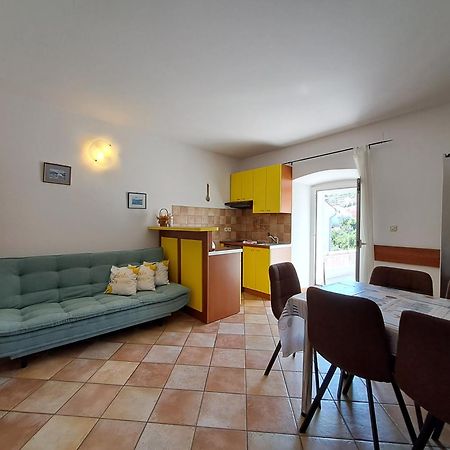 Appartement Greta à Vrbnik Extérieur photo