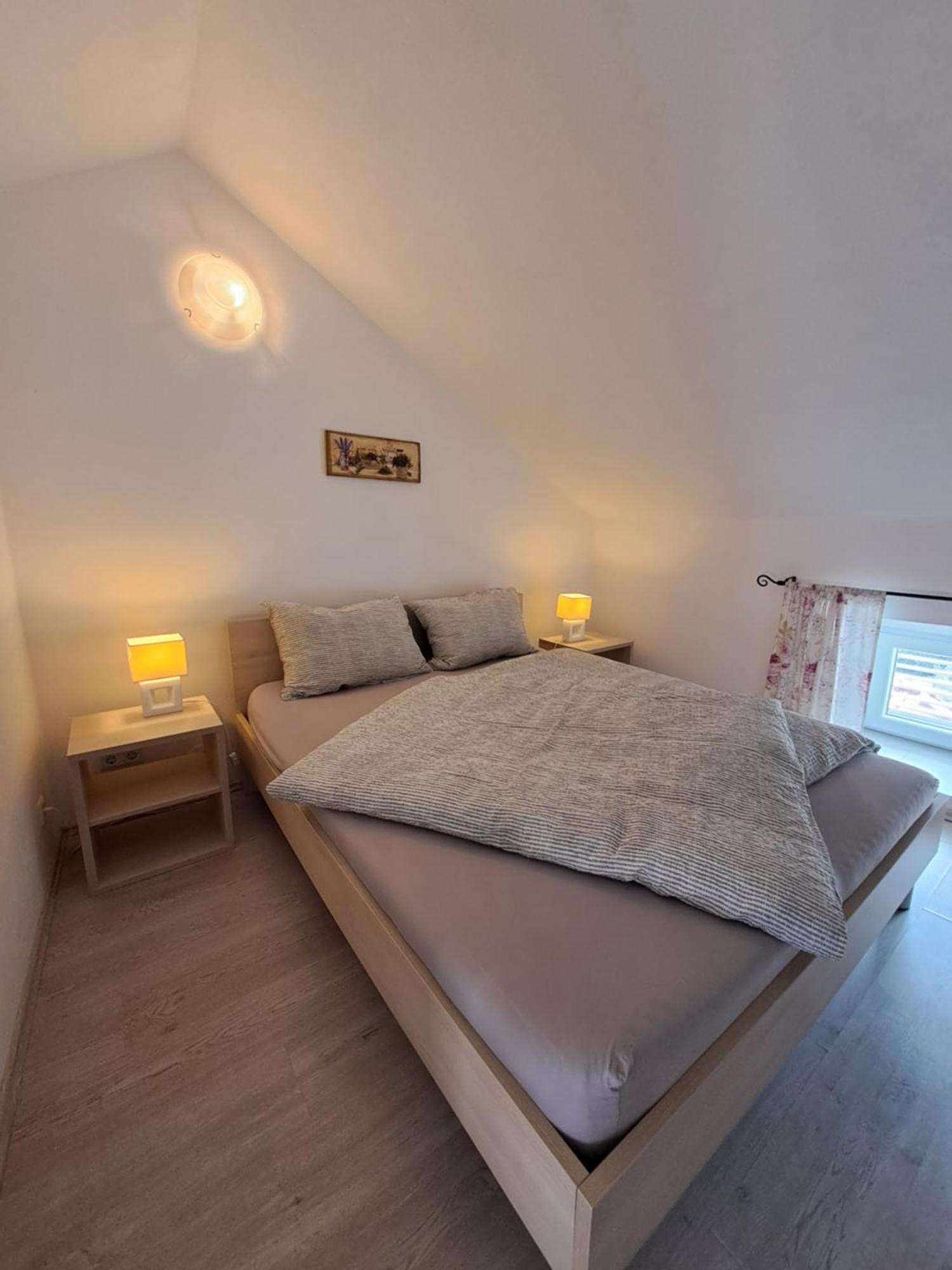 Appartement Greta à Vrbnik Extérieur photo
