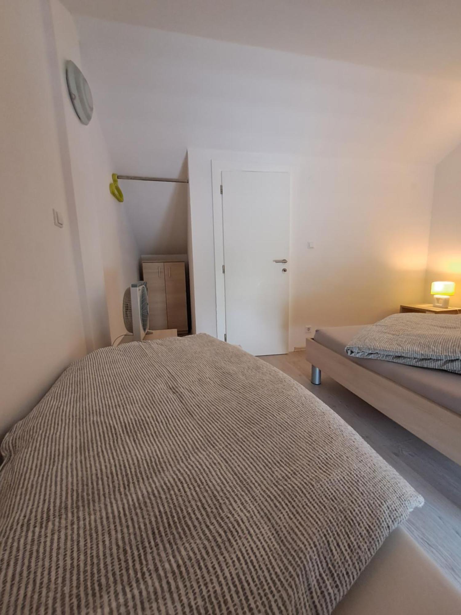 Appartement Greta à Vrbnik Extérieur photo