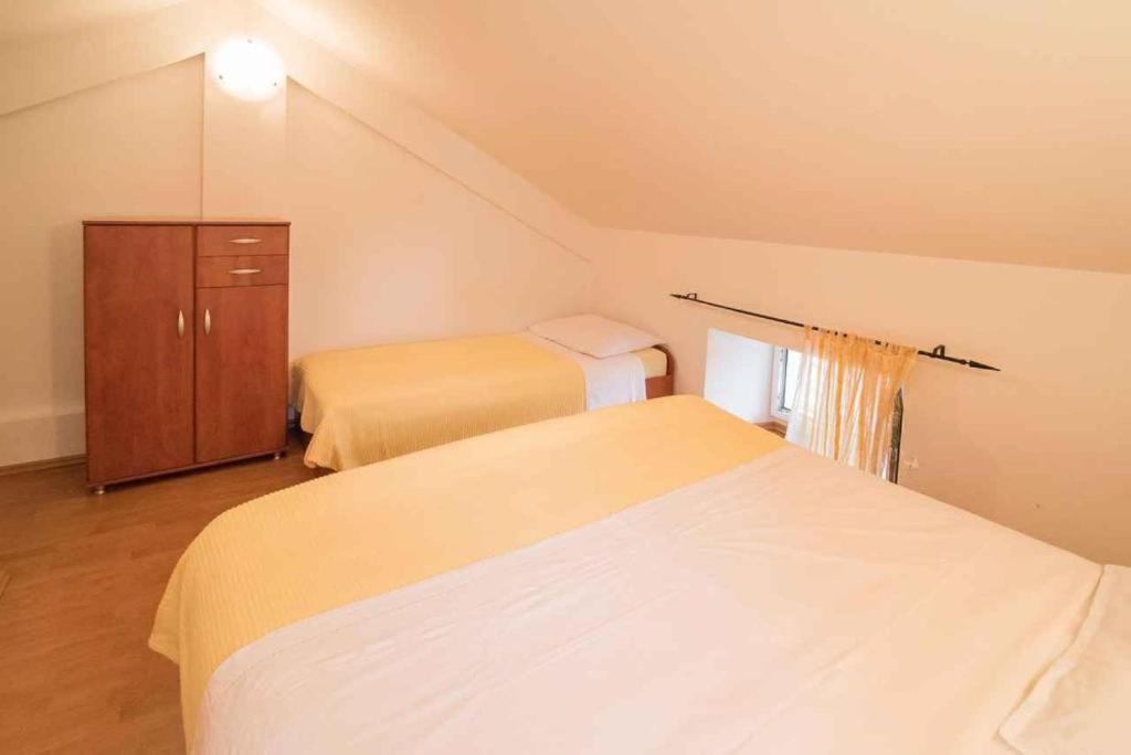 Appartement Greta à Vrbnik Extérieur photo