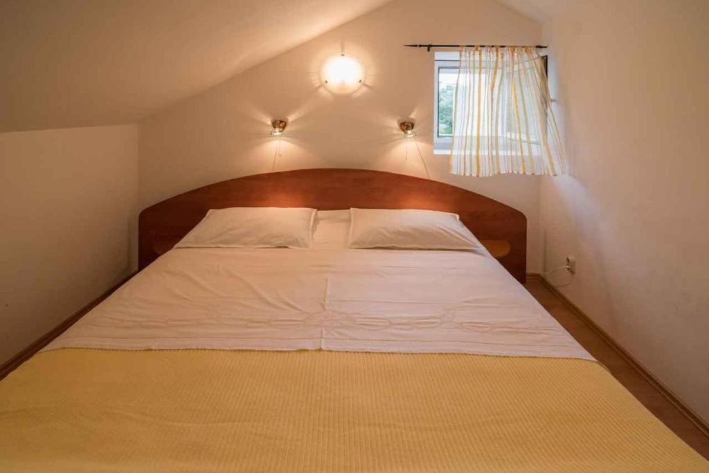 Appartement Greta à Vrbnik Extérieur photo