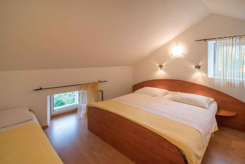 Appartement Greta à Vrbnik Extérieur photo