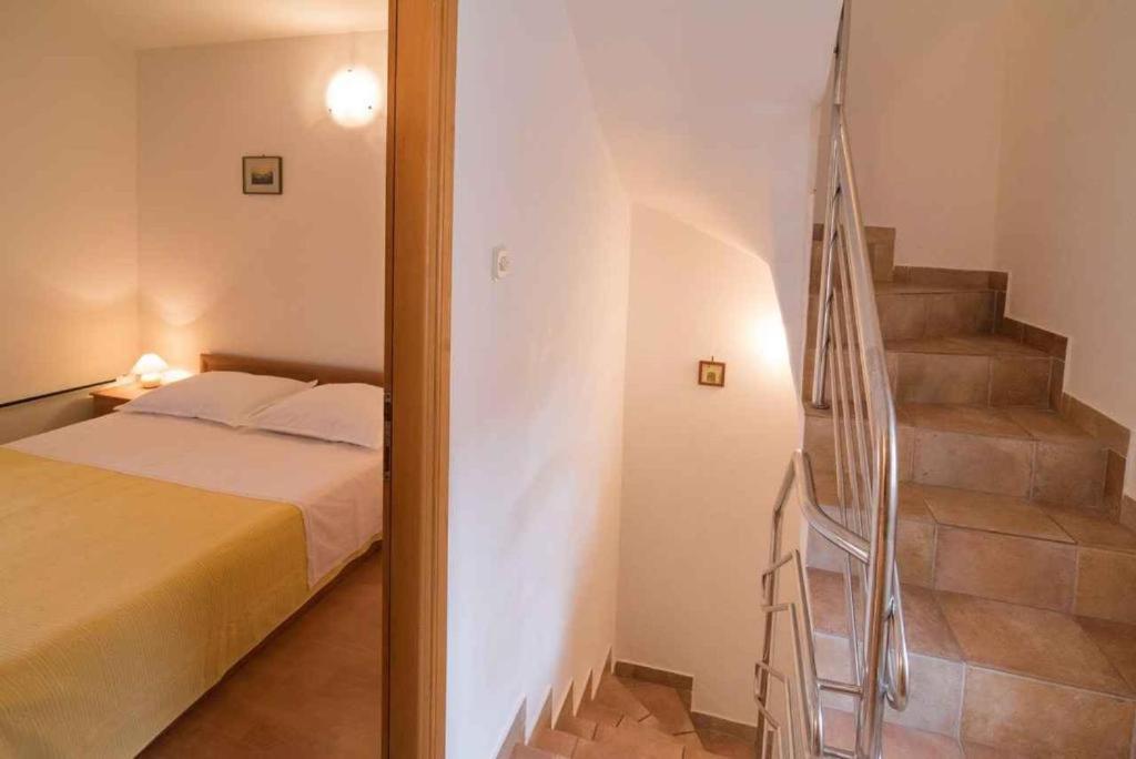 Appartement Greta à Vrbnik Extérieur photo
