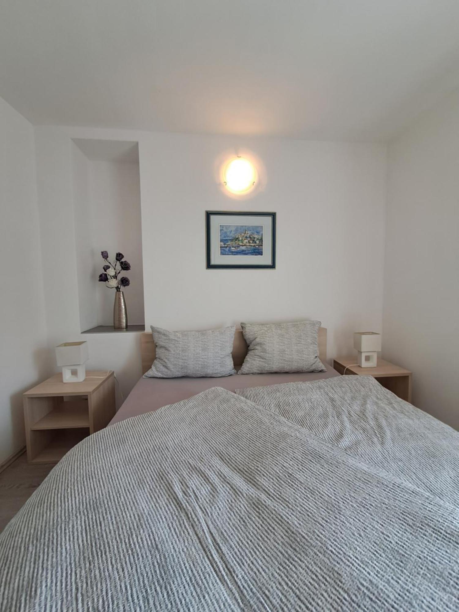 Appartement Greta à Vrbnik Extérieur photo