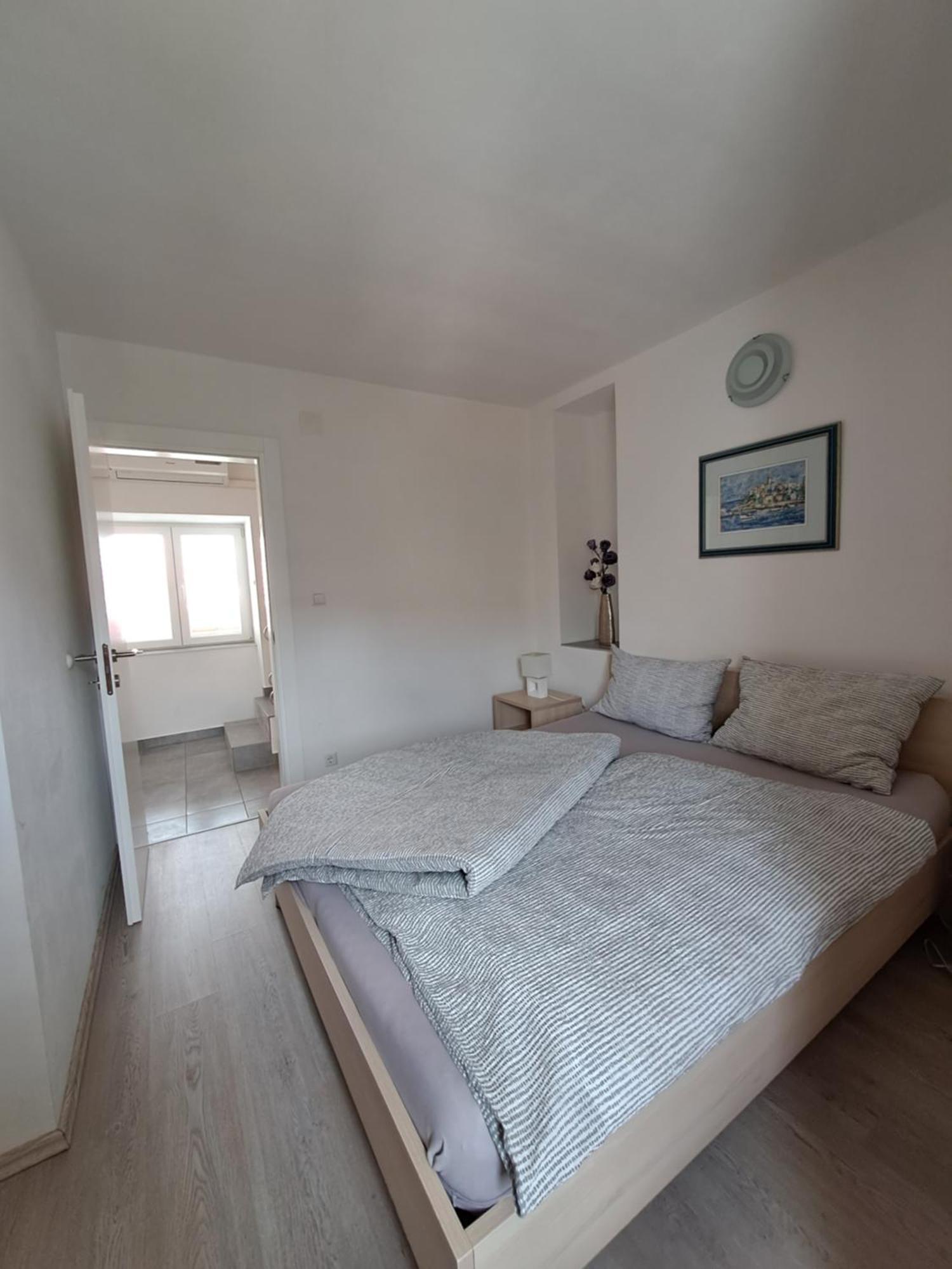 Appartement Greta à Vrbnik Extérieur photo